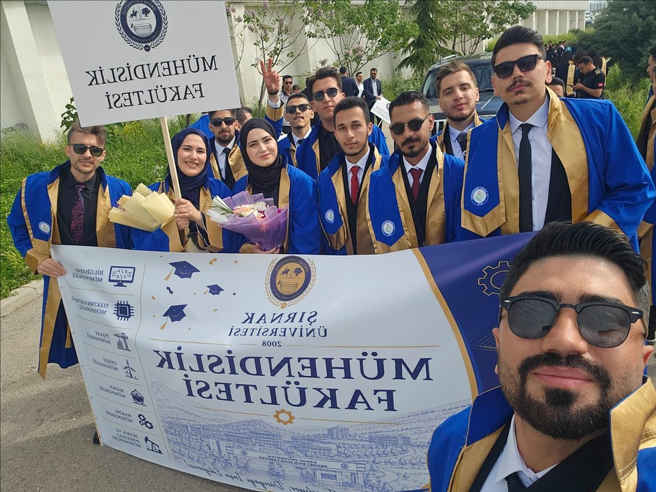 muhendislik-fakultesi-2026-mezuniyet-toreni-coskuyla-gerceklestirildi